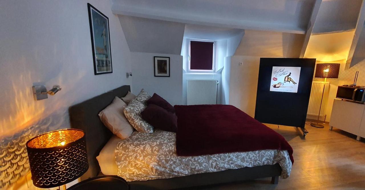 Charmant studio avec grande baignoire Namur Extérieur photo
