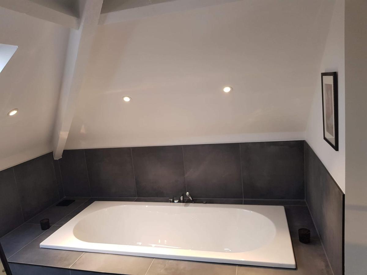 Charmant studio avec grande baignoire Namur Extérieur photo