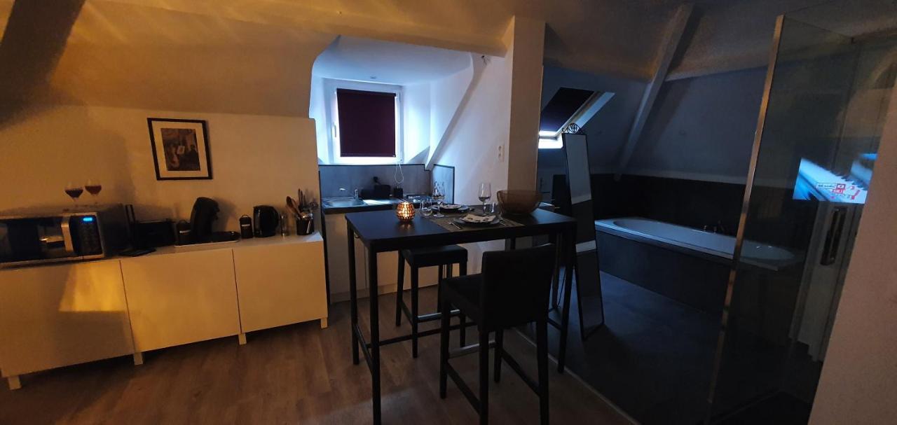 Charmant studio avec grande baignoire Namur Extérieur photo